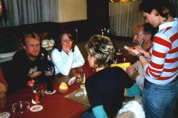 Herbert, Anke, Annette und Manni bestellen
Schlüsselwörter: Usertreffen, Duisburg