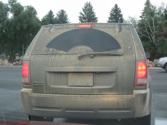 Schon ganz schön schmutzig, das Auto von Markus und Mickey!
