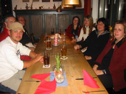 Gruppenfoto der kleinen Runde
vorne links Alex, vorne rechts Dagi
