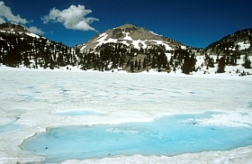 zugefrorener Lake Helen
