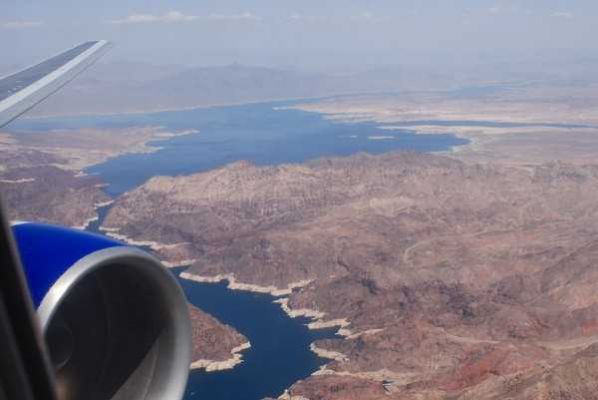 002_Lake_Mead2.jpg