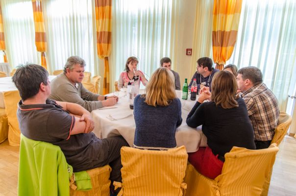 Beim Mittagessen
