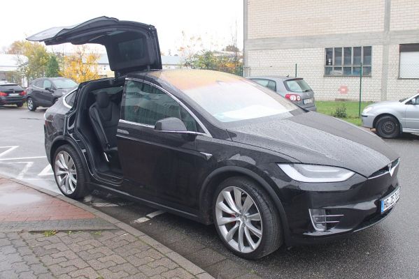 Den kann man Mieten: zur Besichtigung ein Tesla Model X von unserem User Stefpca
