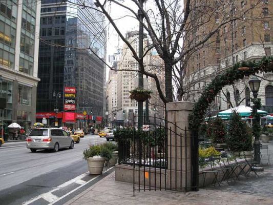 Kauschthaus_Greeley_Square.JPG
