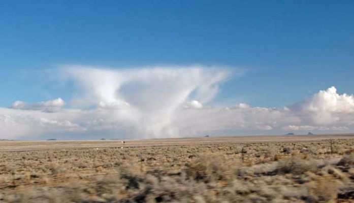 Wolkenbilder in der Wüste
