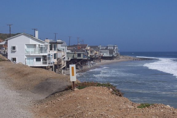 HousesOnBeach.JPG