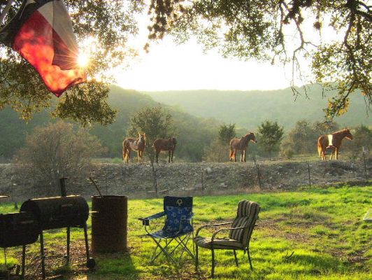 Sunset @ Scorpio Ranch
März 2004
Schlüsselwörter: Texas