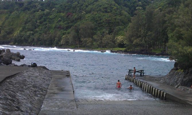 Laupahoehoe Point

