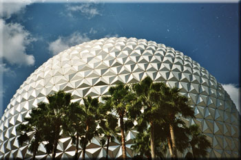 EPCOT Center
Erinnerung an meinen ersten USA - Urlaub im Oktober 1991. Daher benütze ich dieses Bild (dzt.) auch als Avatar... War auch gleichzeitig meine Matura Reise und erster richtiger Urlaub ohne Eltern ;-) 

