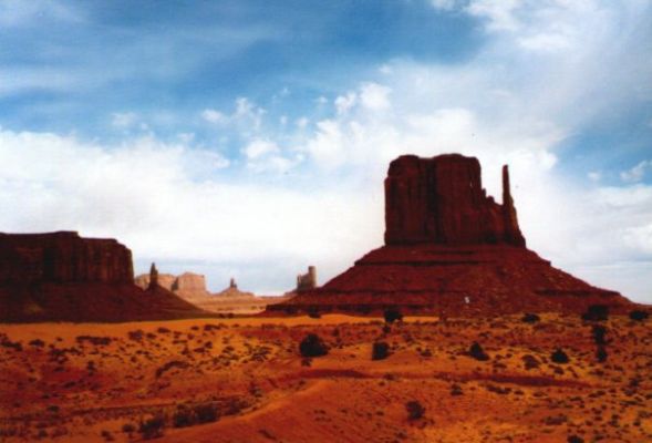 Monument Valley
Schlüsselwörter: West Mitten Butte, Loop, Monument Valley, Utah, Arizona, USA