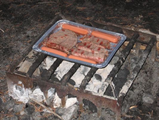 unsere Steaks auf dem Grill
