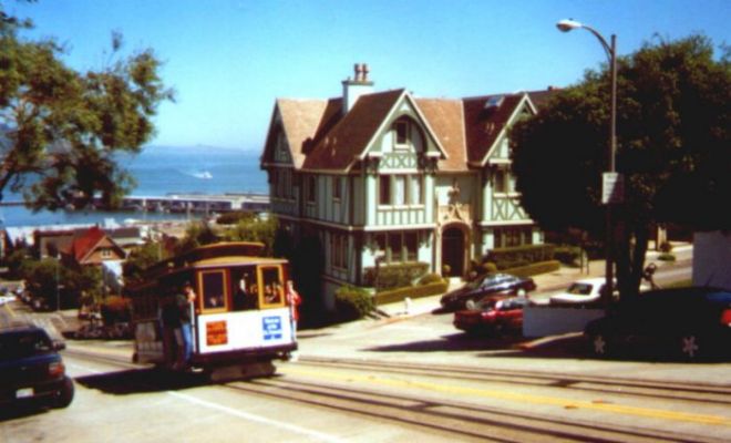Cable Cars in San Francisco
Schlüsselwörter: Cable Car, San Francisco Bay, Alcatraz, San Francisco, Kalifornien, USA
