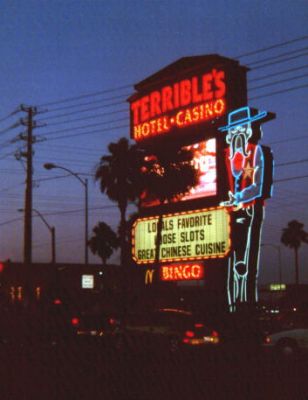 Nacht in Las Vegas
Schlüsselwörter: Las Vegas, Casino, dunkel, Nacht, Nevada, USA