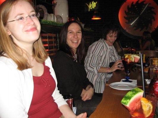 Forumstreffen im Woody's in Stuttgart
Anja (Ha-Tschi), Elke (Cleoxx) und Marlena
