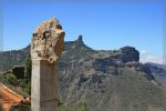 im Hintergrund Roque Nublo, im Vordergrund die Immitation