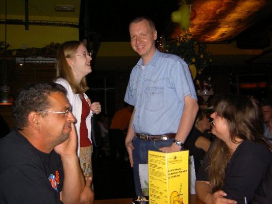 Forumstreffen im Woody's in Stuttgart
Udo (Josie´s Mann), Anja (Ha-Tschi), Danilo (freddykr) und Silke (Westernlady)
