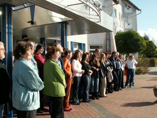 Vor dem offiziellen Gruppenfoto
Schlüsselwörter: 3. Weekend-Event, Rodgau