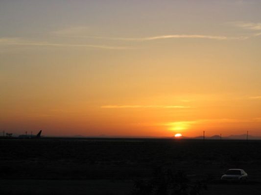 Hotelausblick in Mojave mit Blick auf Flugzeugfriedhof
Hotelausblick in Mojave mit Blick auf Flugzeugfriedhof!!
Das Hotel war sehr günstig und die Atmospjäre der Wüste und alles anderem einfach Romantisch und schön!
