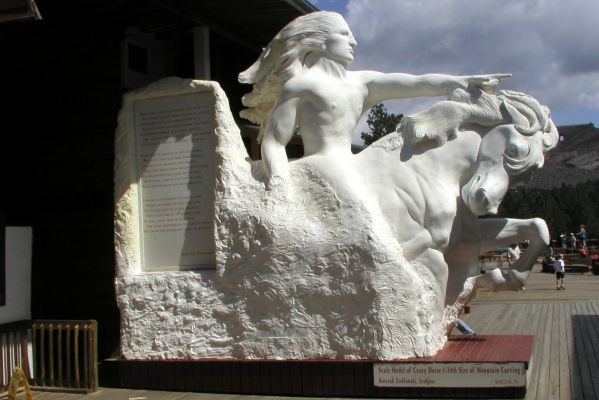 Crazy Horse/SD_ So soll es aussehen wenn es mal fertig ist
