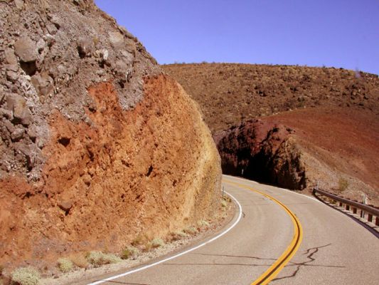 Death Valley/CA_ Auf dem Weg ins Tal
