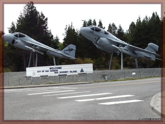 Auf dem Weg zur Olympia Halbinsel, Insel Whidbey, Milit. Airport
