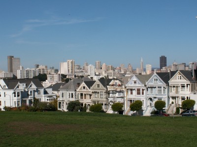 Painted Ladies
Die Painted Ladies am Alamo Square mit Ausblick auf die Skyline von San Francisco
Schlüsselwörter: San Francisco, Alamo Square, Painted Ladies