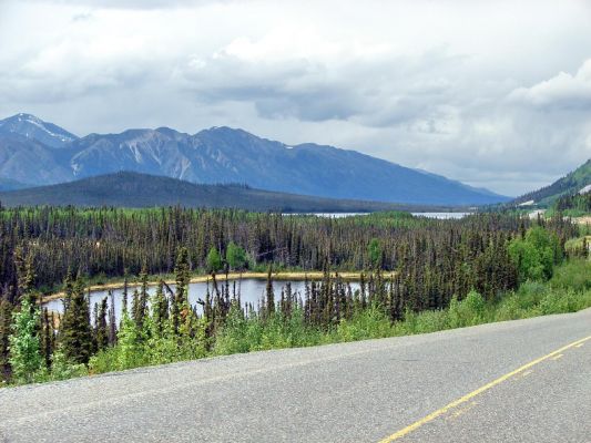 kluane_country_2.jpg