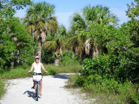 Nadine auf der Velotour, Sanibel Island
