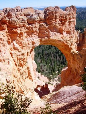 Natural Bridge Bryce Canyon
