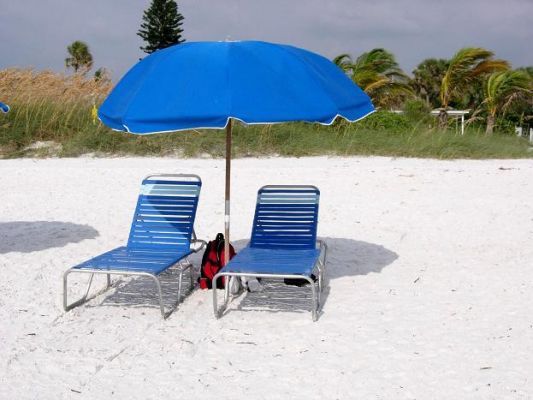 Liegestühle an der Siesta Key
