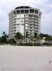 Holiday Inn St. Pete_s Beach vom Strand.JPG