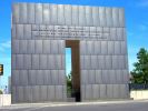 Memorial_in_Okalhoma_City,_wo_frueher_das_Alfred_P__Murrah_Building.JPG