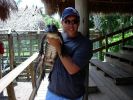 Yves mit einem Alligator~0.JPG