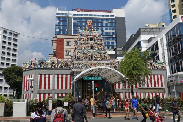 DSC00605 Singapur Little India Serangoon Rd Sri Veeramakaliamman Tempel_k
