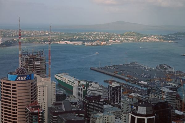 DSC00938 Auckland Blick vom Sky Tower Rongitoto Island_k
