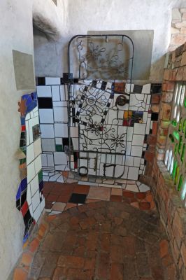 DSC01007 Kawakawa Hundertwasser Toiletten_k
