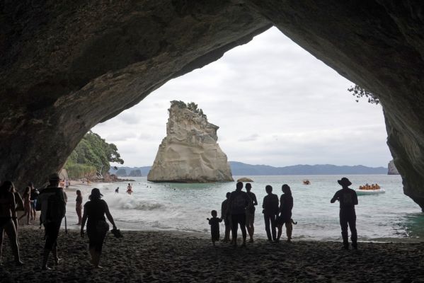 DSC01530 Hahei Cathedral Cove Hoho Rock_k
