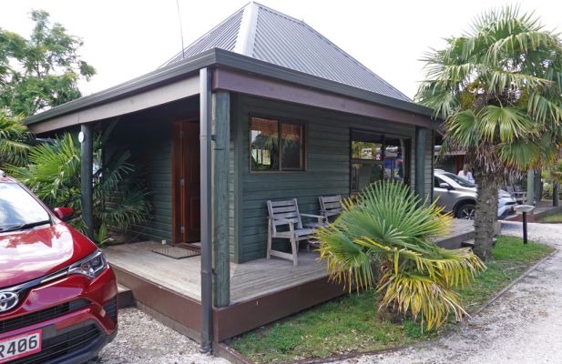 DSC01539 Tairua Pacific Harbour Village Cabin_k

