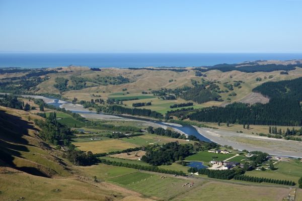 DSC02294 Te Mata Peak Blick nach Norden Tukituki River_k

