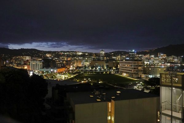 DSC02435 Wellington bei Nacht_k
