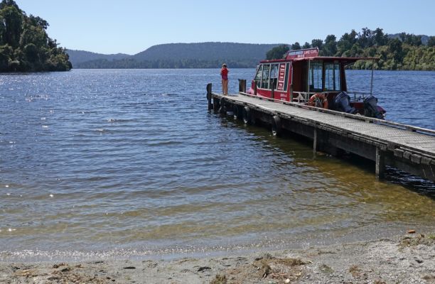 DSC03129 Lake Mapourika_k
