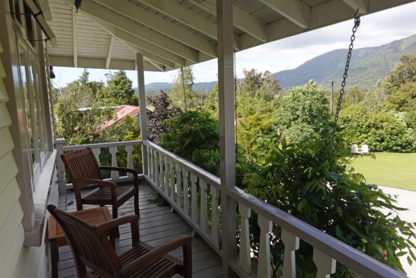 DSC03137 Franz Josef Holly Homestead Porch_k
