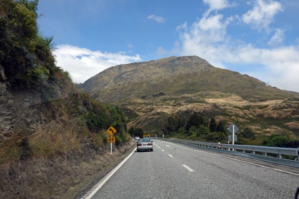 DSC03276 Hwy 6 am Lake Wanaka_k
