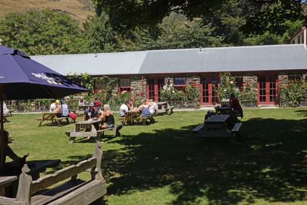 DSC03366 Cardrona Hotel Garten_k
