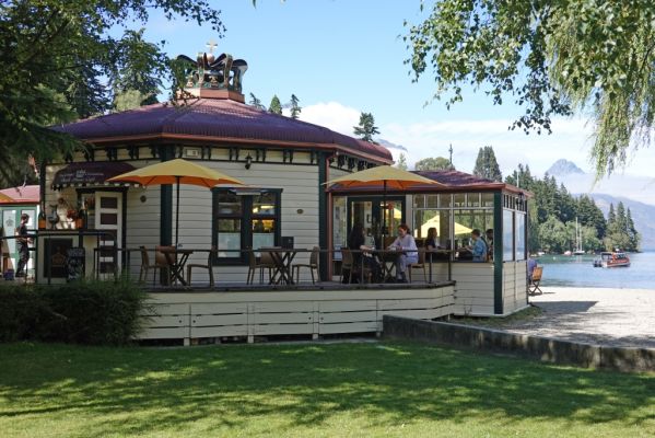 DSC03487 Queenstown The Bathhouse_k
