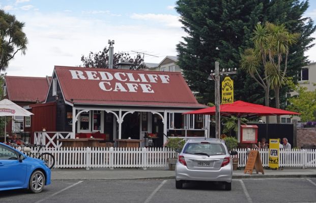 DSC03715 Te Anau Redcliff Cafe_k
