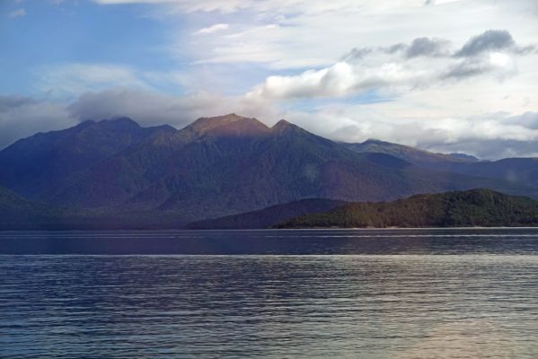 DSC03756 Lake Manapouri_k
