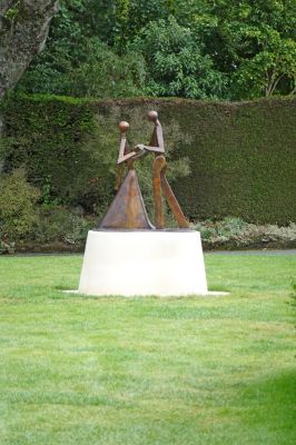 DSC04363 Larnach Castle Garten Skulptur_k
