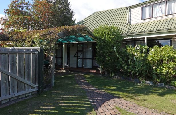 DSC04615 Twizel Aoraki Lodge_k
