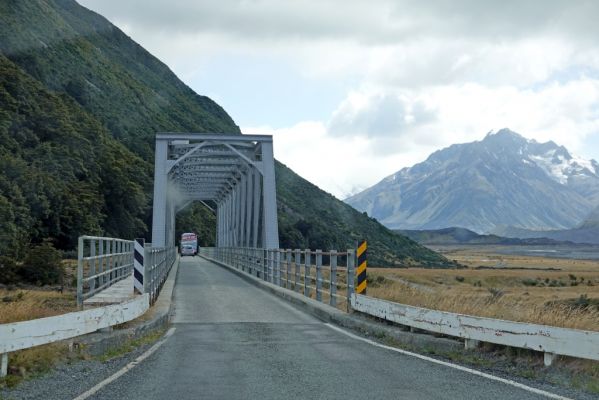 DSC04668 Tasman Valley Road One Way Bridge_k
